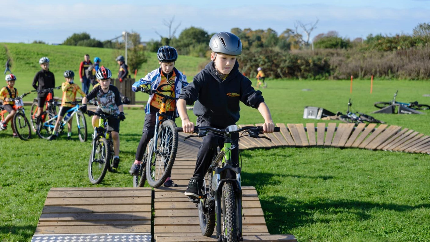 Cycling kids